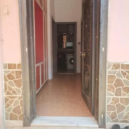 Giris Kati Bueyuek Bahceli 1+1 Ev Apartment *