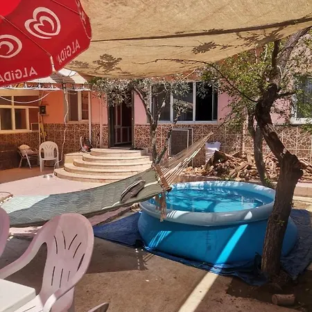 Giris Kati Bueyuek Bahceli 1+1 Ev Apartman *
