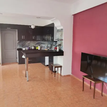Apartman Giris Kati Bueyuek Bahceli 1+1 Ev Kızilbahçe